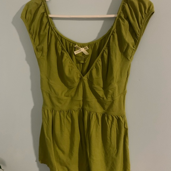 Zoey lime green capped sleeve top size medium - Picture 4 of 4